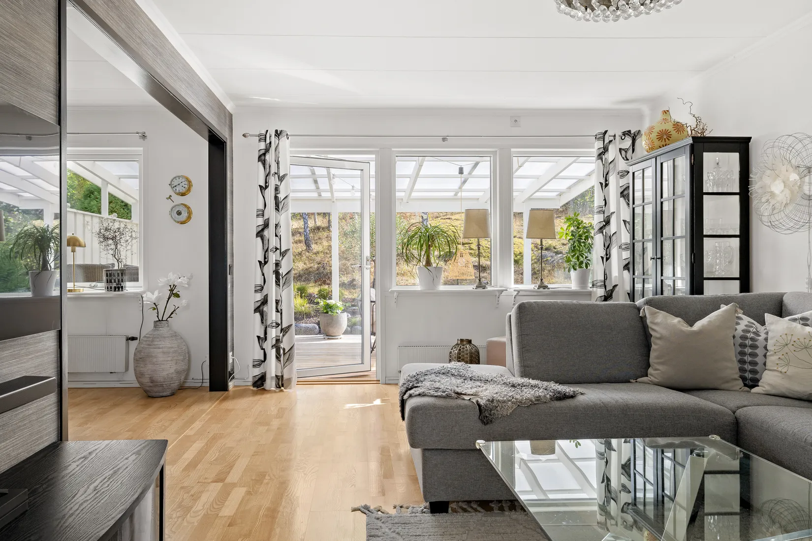 Radhus, Furuhällsvägen 24, Bålsta Furuhäll, Håbo
