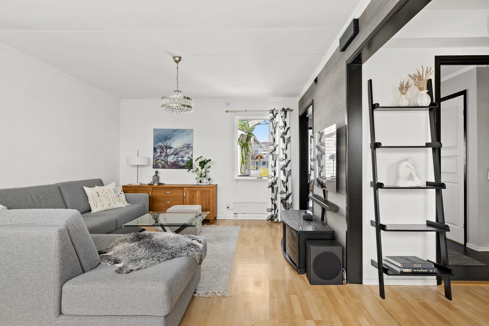 Radhus, Furuhällsvägen 24, Bålsta Furuhäll, Håbo