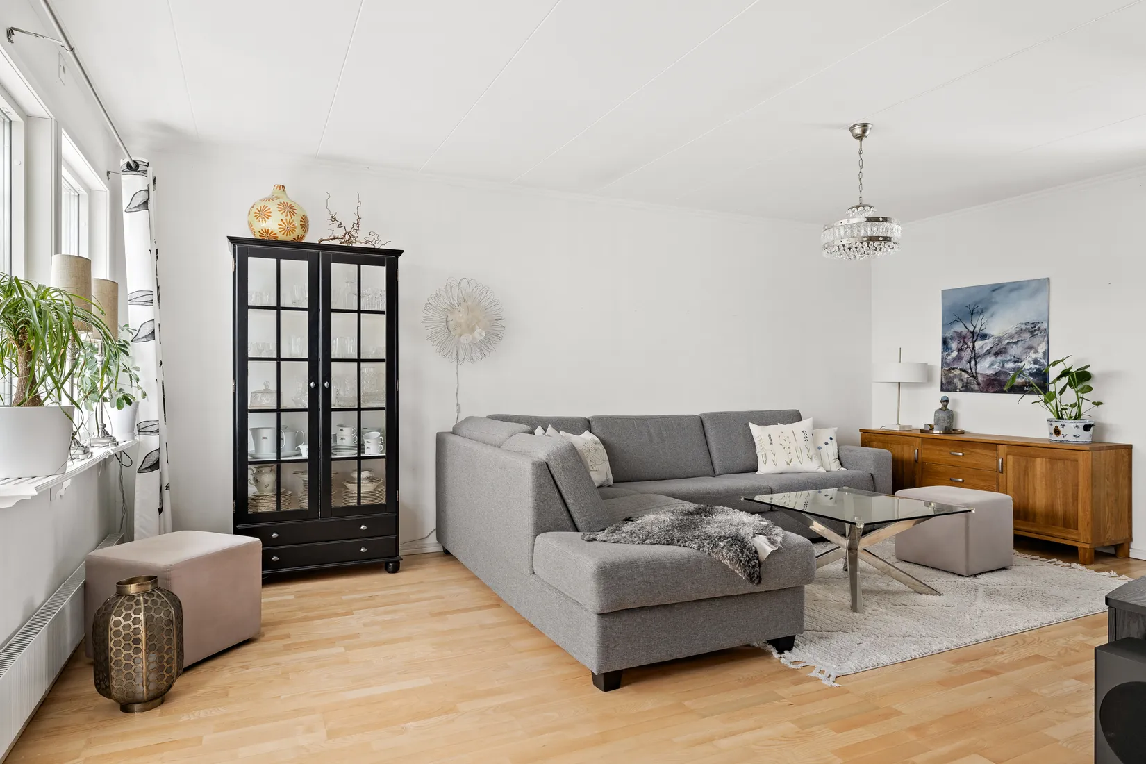 Radhus, Furuhällsvägen 24, Bålsta Furuhäll, Håbo