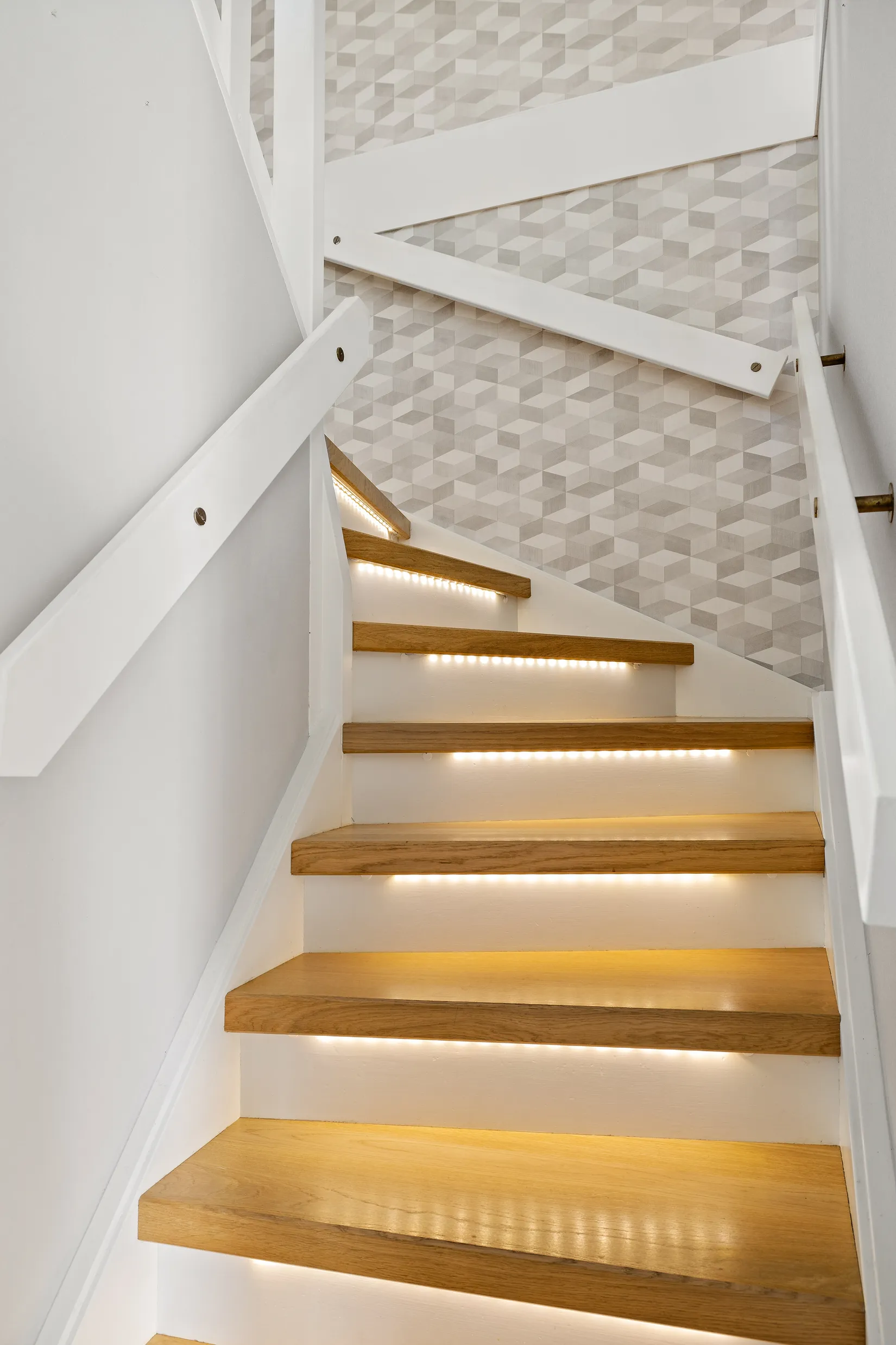 Radhus, Furuhällsvägen 24, Bålsta Furuhäll, Håbo