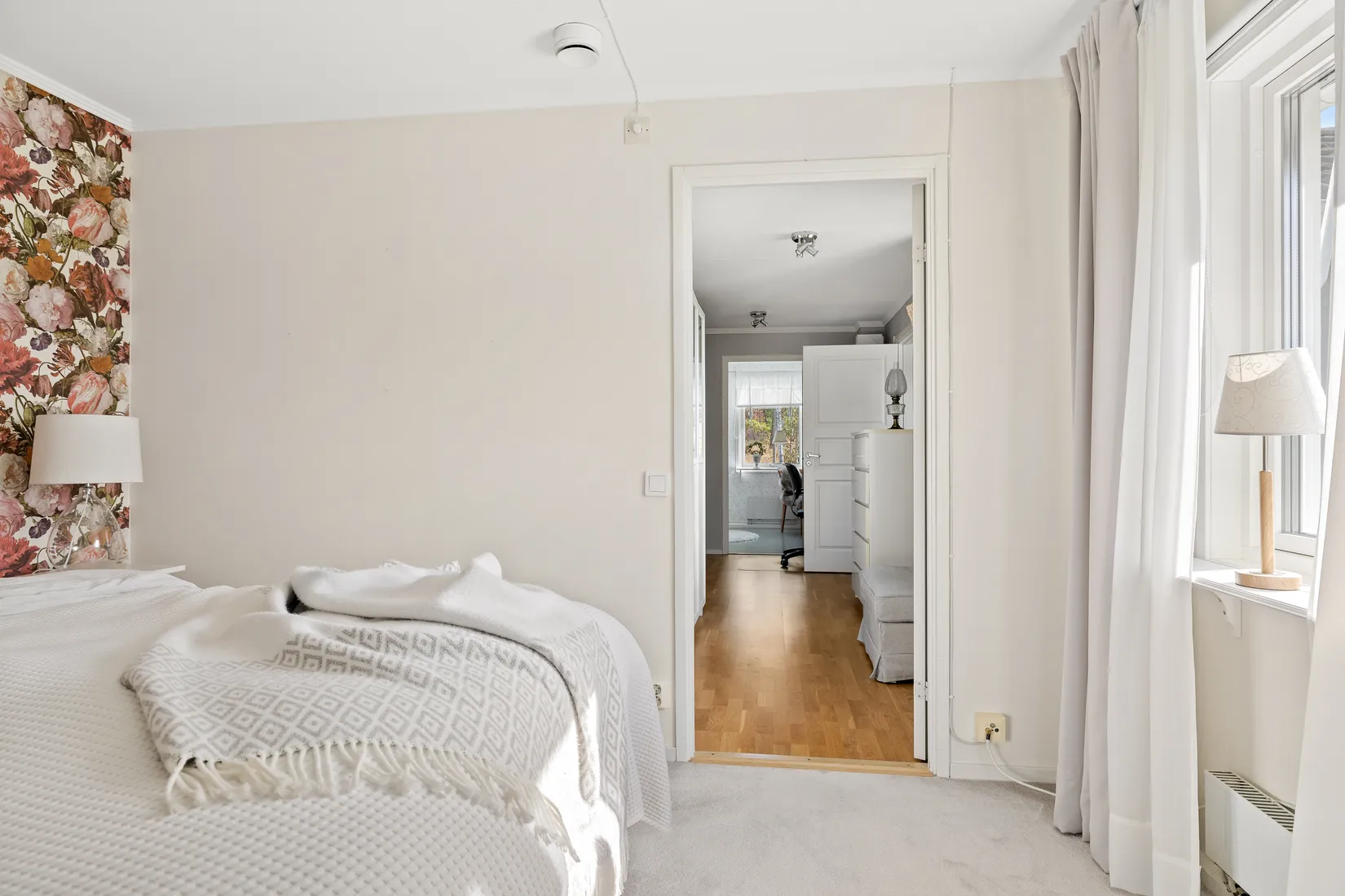 Radhus, Furuhällsvägen 24, Bålsta Furuhäll, Håbo
