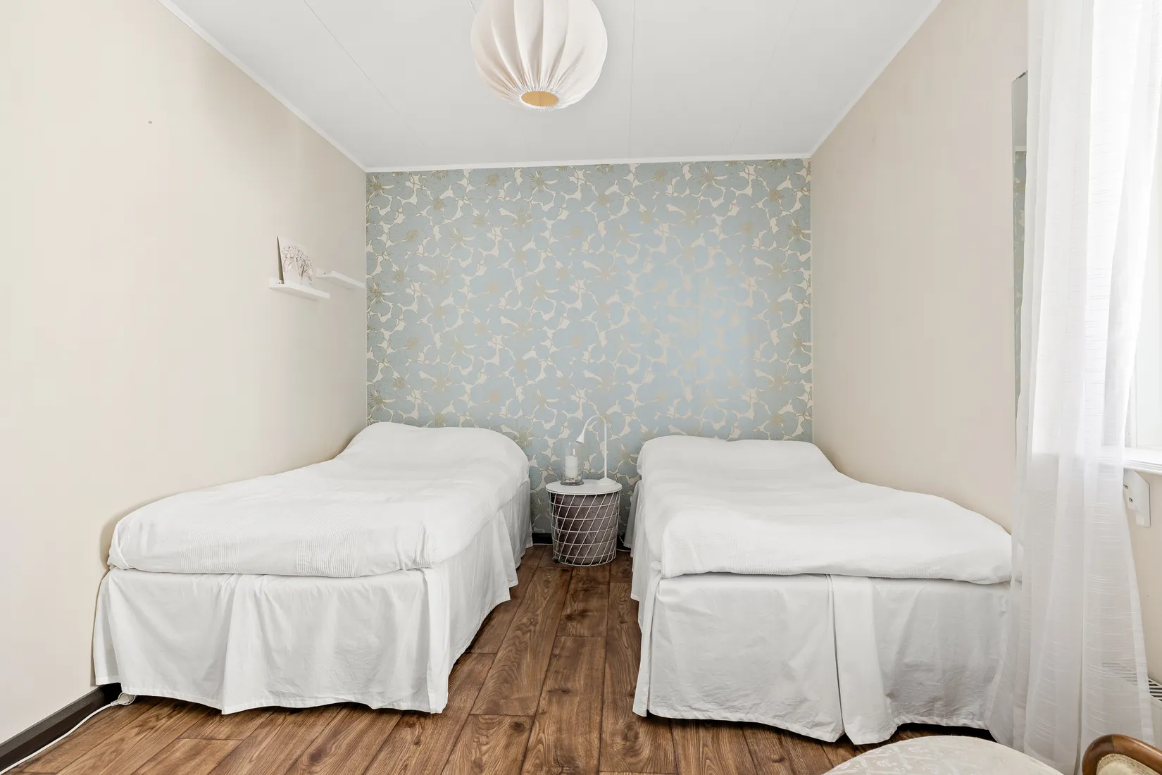 Radhus, Furuhällsvägen 24, Bålsta Furuhäll, Håbo
