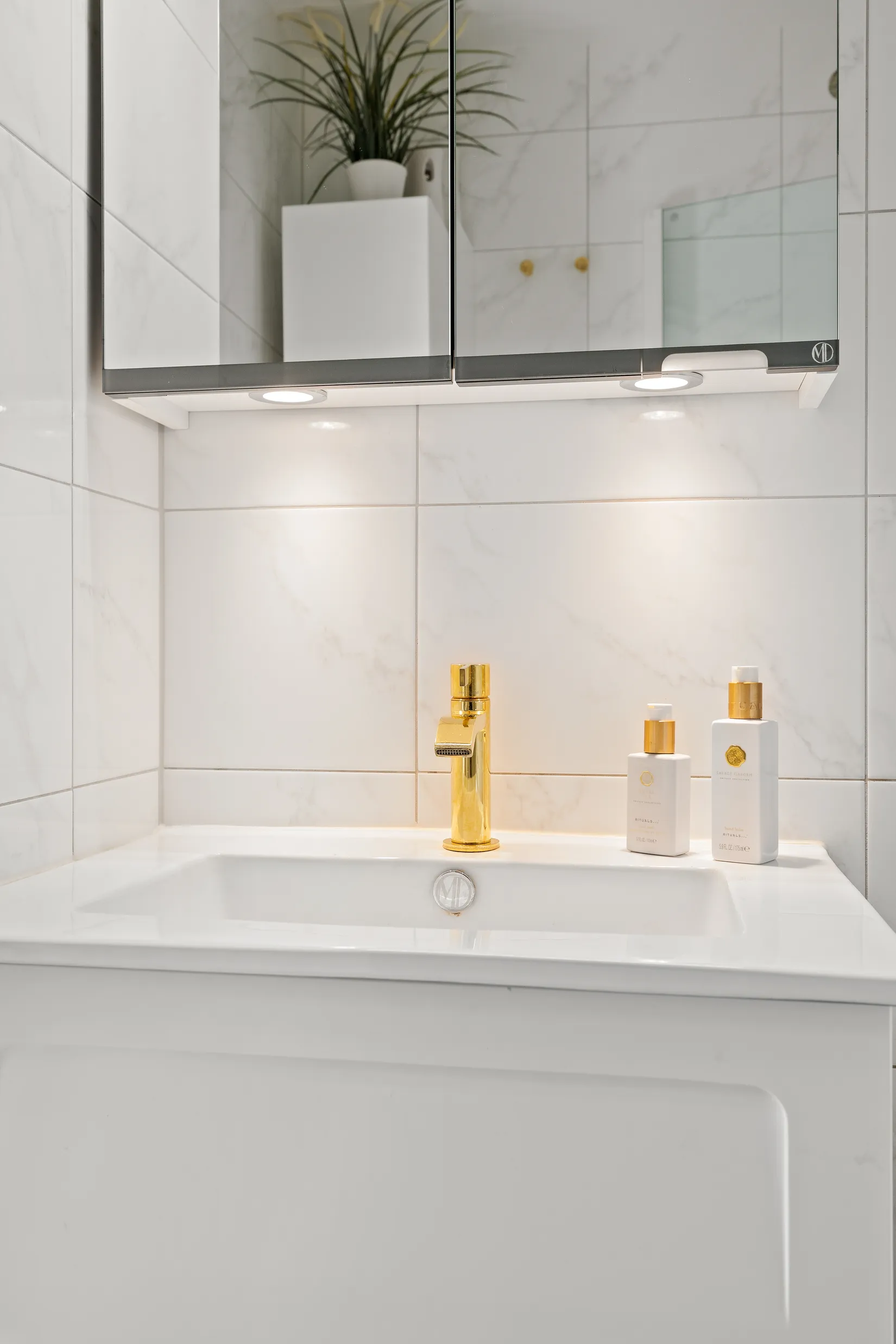 Radhus, Furuhällsvägen 24, Bålsta Furuhäll, Håbo