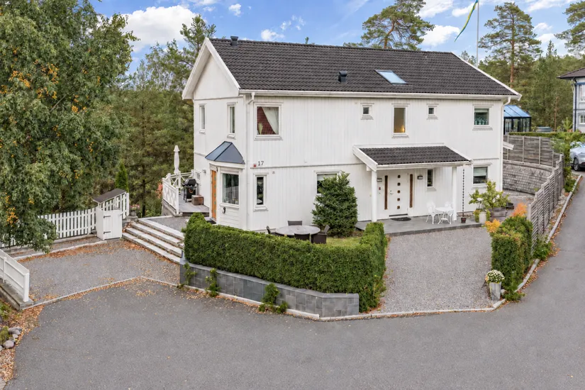 Villa, Jägarstigen 17, Falkberget/Landsnora, Sollentuna