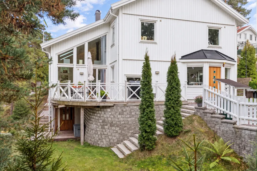 Villa, Jägarstigen 17, Falkberget/Landsnora, Sollentuna