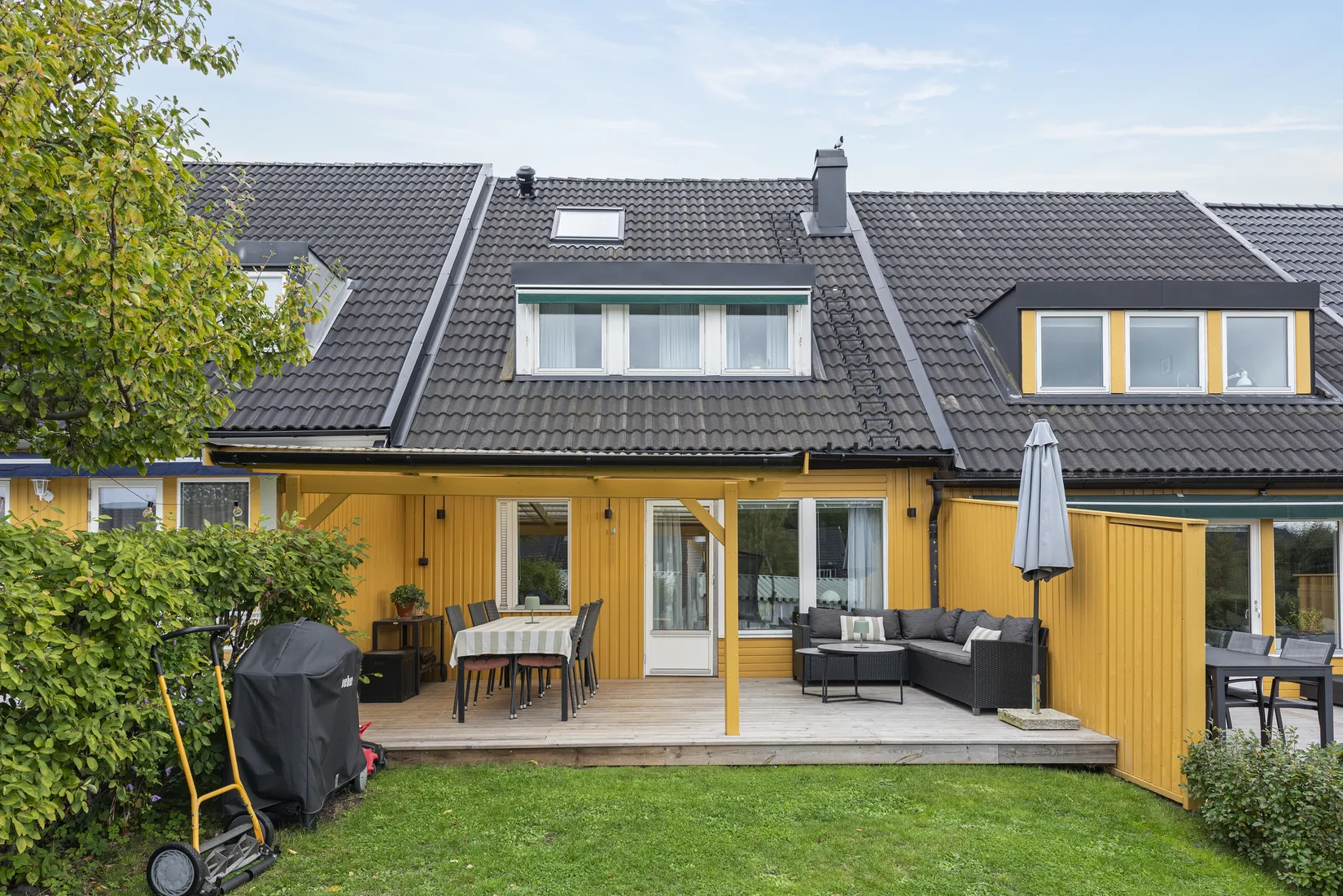 Radhus, Ellagårdsvägen 123, Ella Gård, Täby