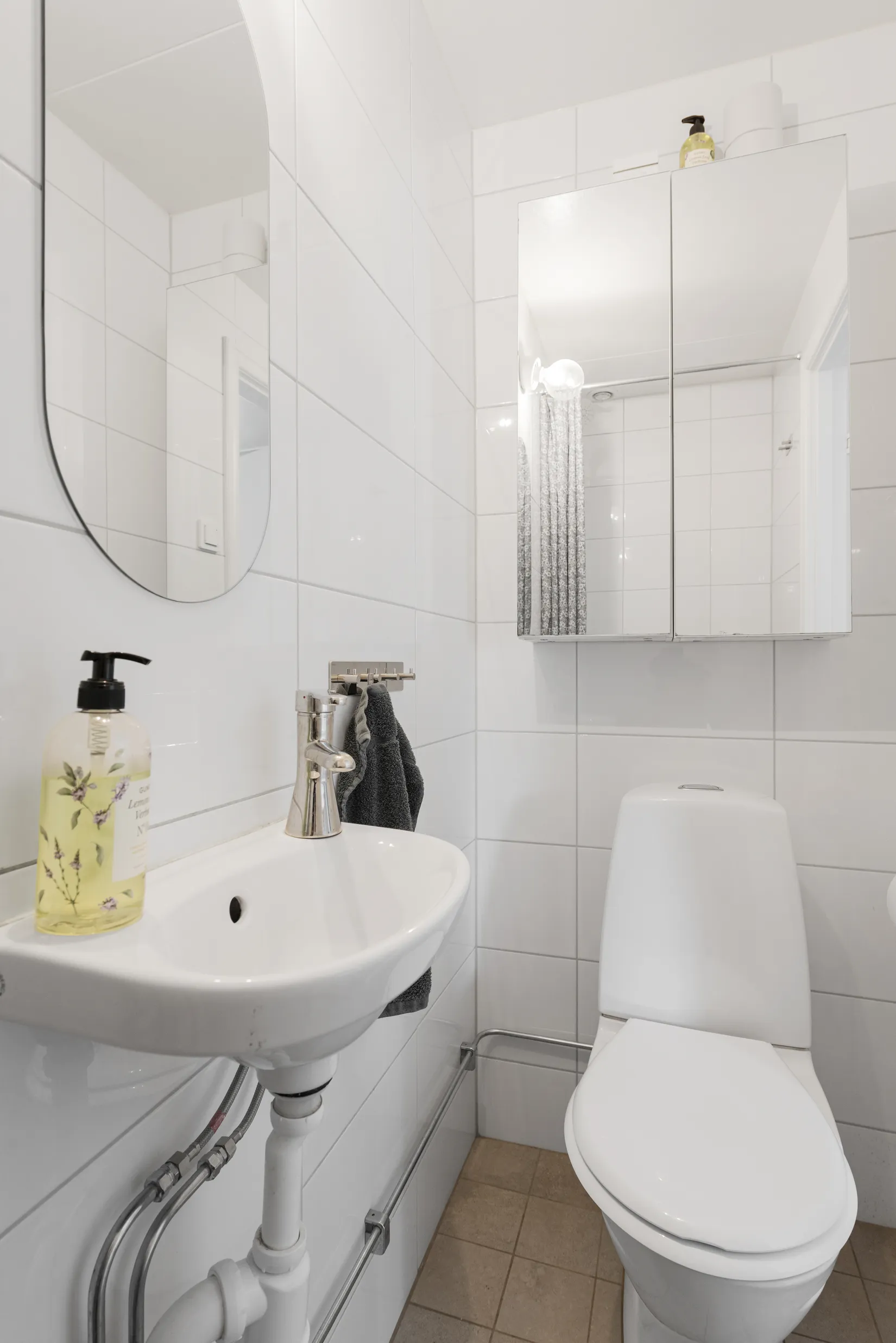 Radhus, Ellagårdsvägen 123, Ella Gård, Täby