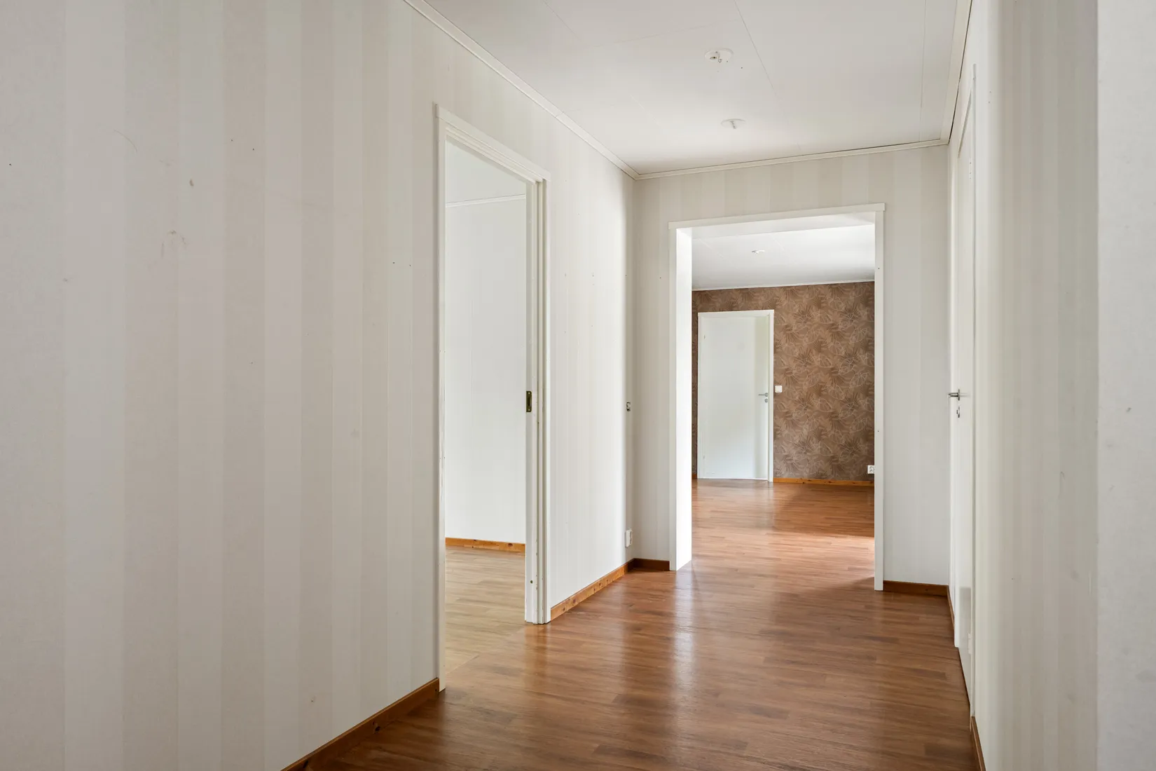 Villa, Hammarby backe 9, Älmsta, Norrtälje