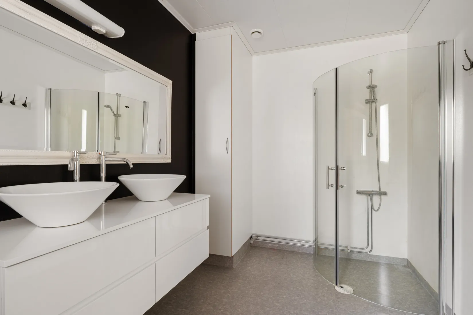 Villa, Hammarby backe 9, Älmsta, Norrtälje