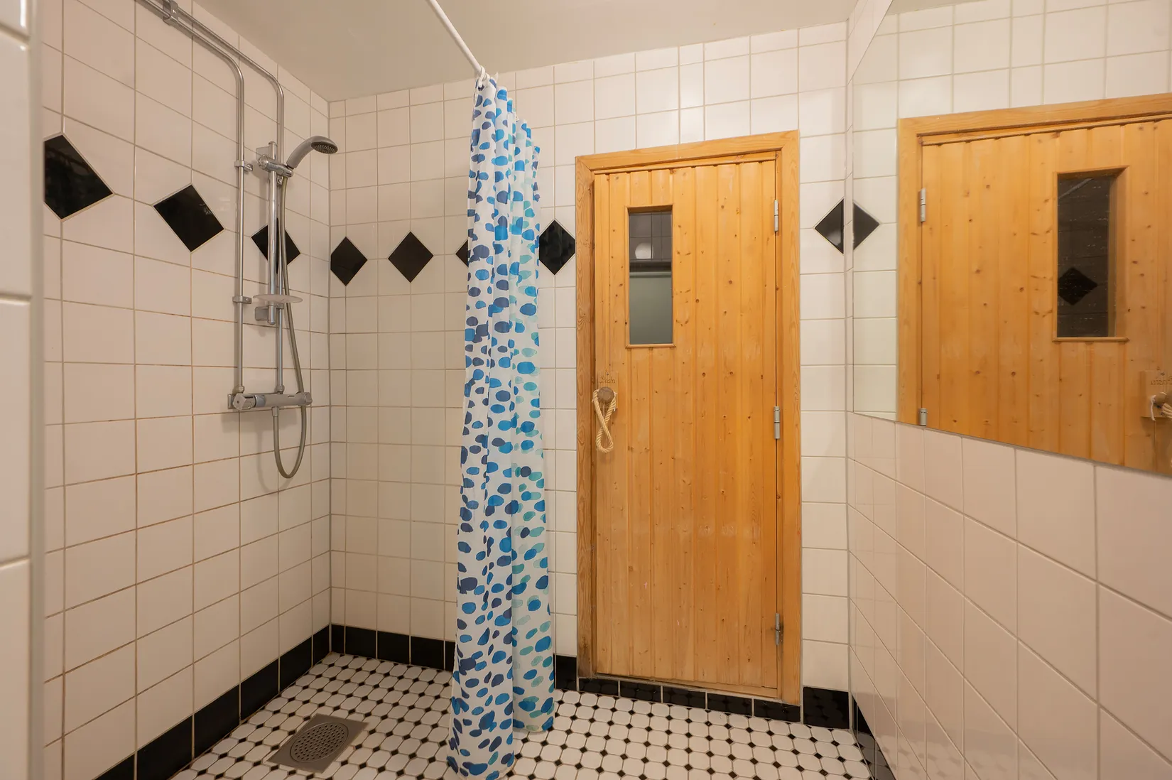 Villa, Knäpparvägen 13, Långsjö, Stockholm