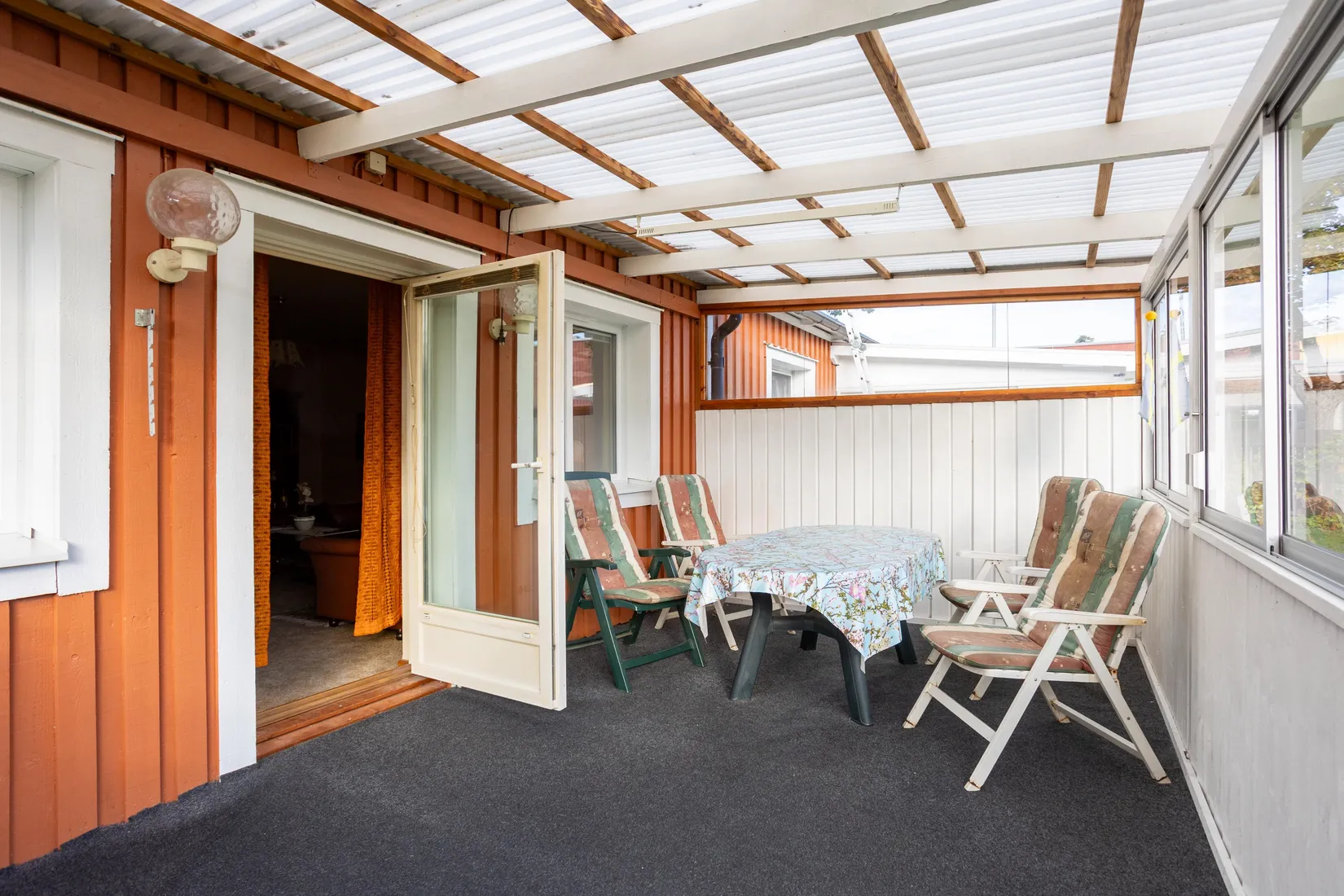 Radhus, Persbovägen 1b, Västerås