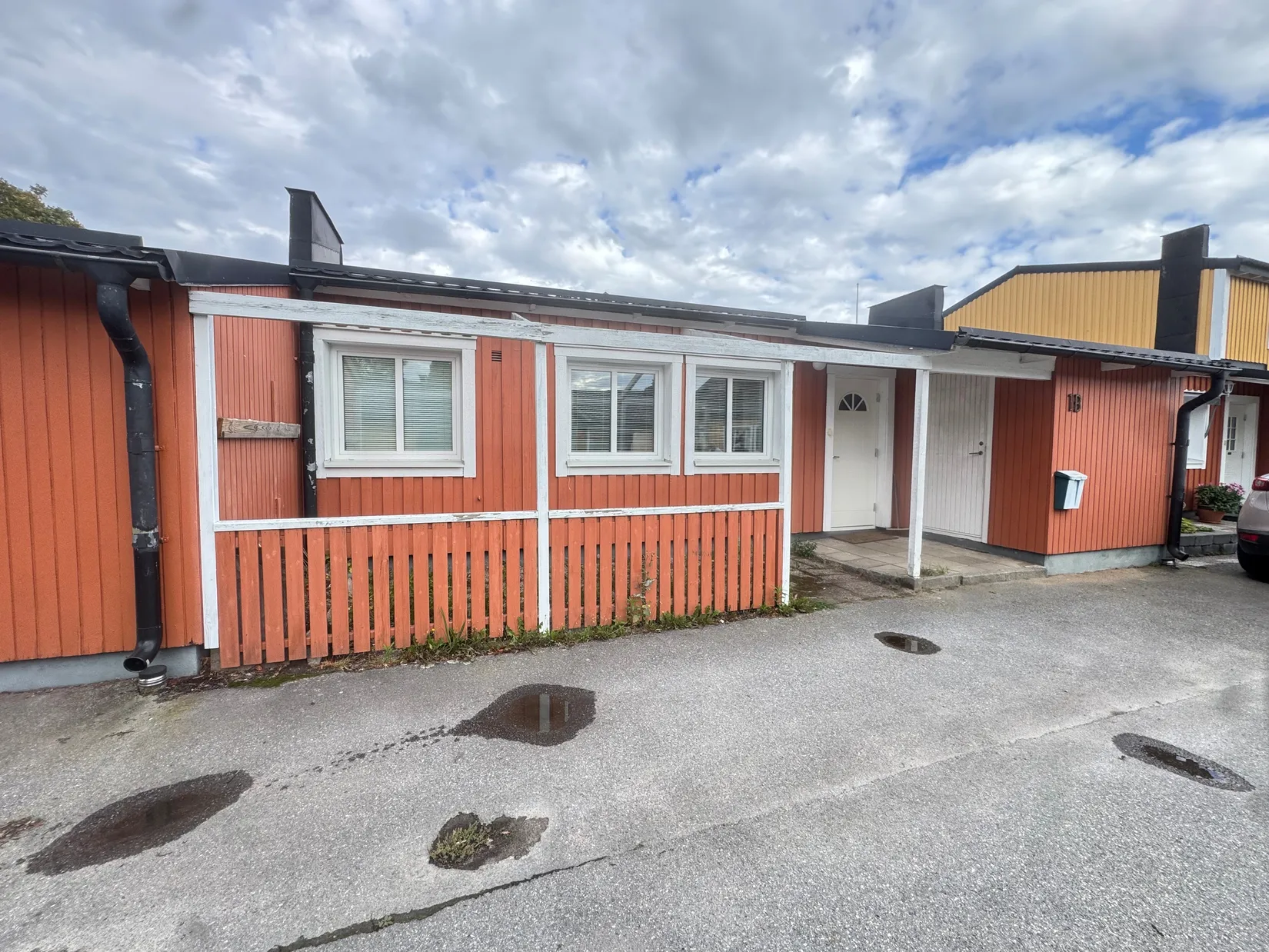 Radhus, Persbovägen 1b, Västerås