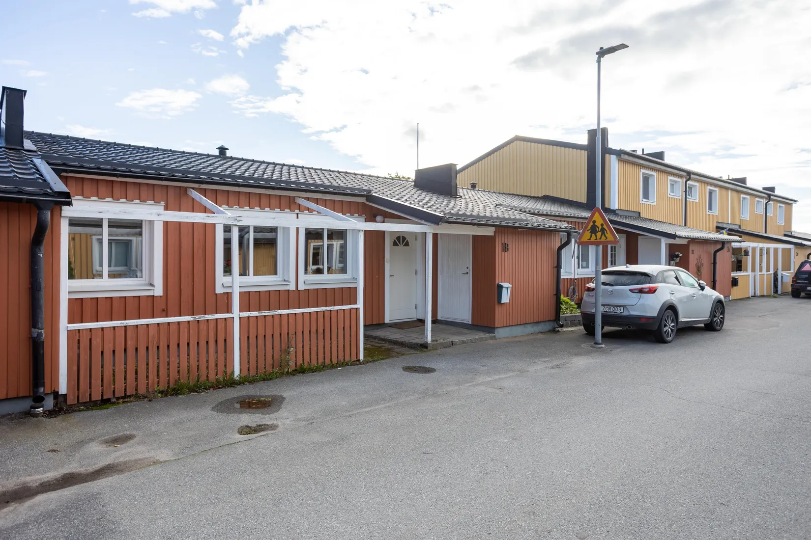 Radhus, Persbovägen 1b, Västerås