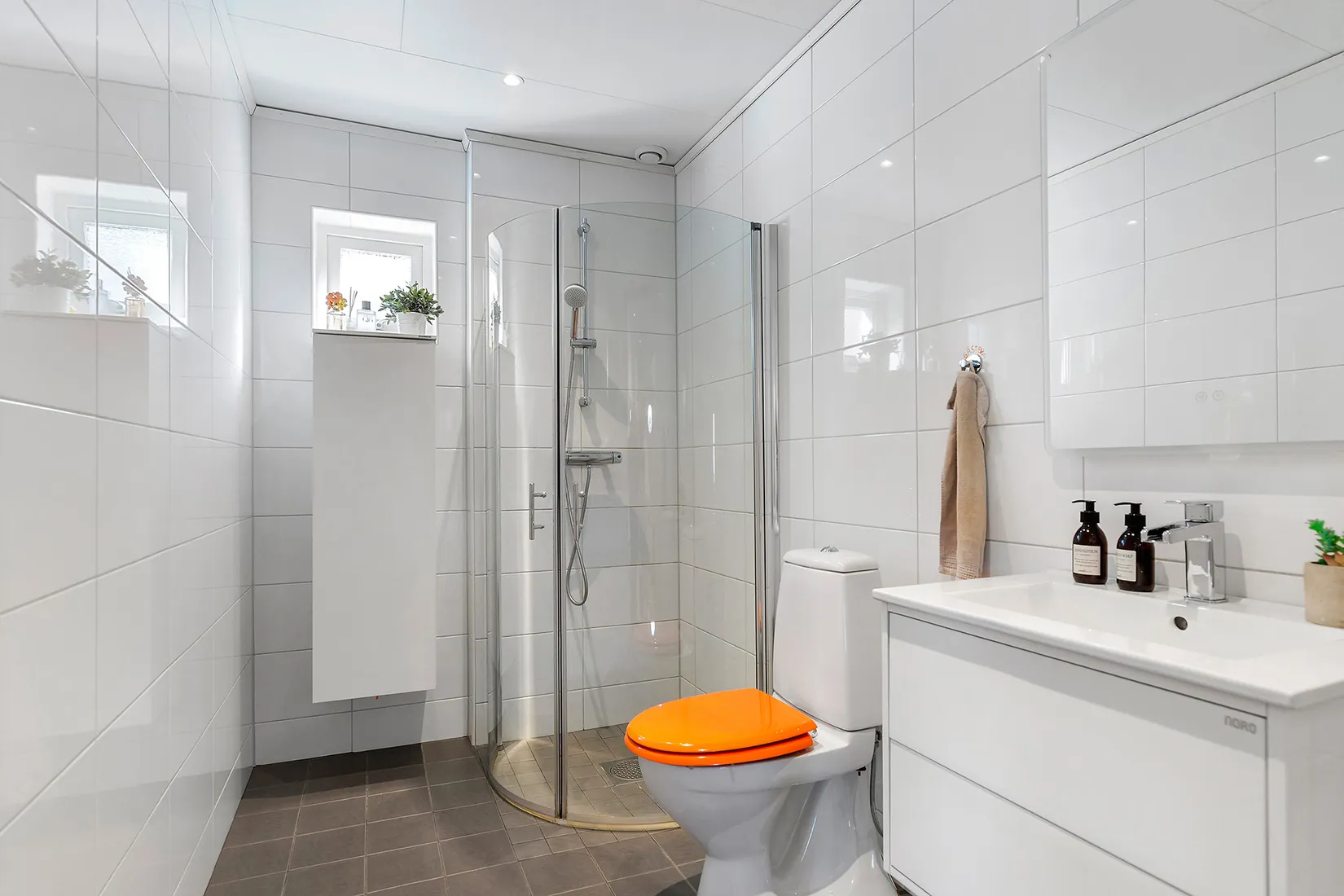 Villa, Fårhagsslingan 8, Norrboda, Upplands-Bro