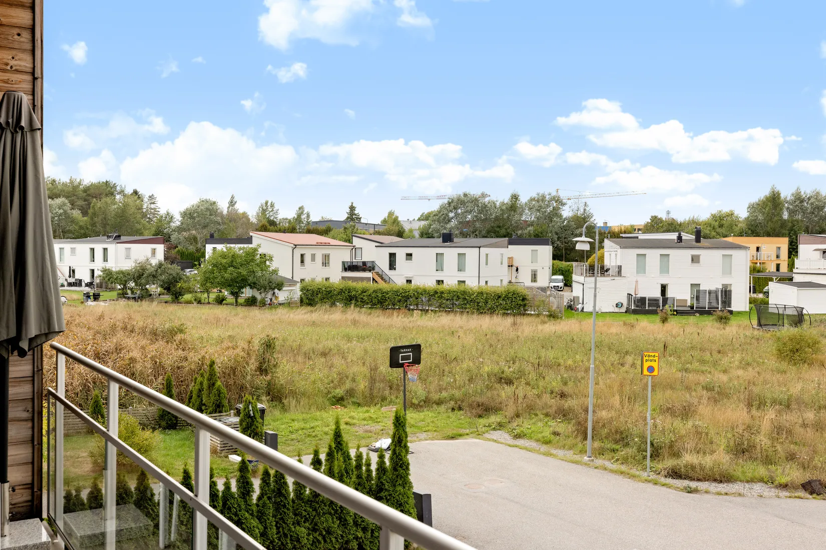 Radhus, Rödbenevägen 6, Råby Gärde - Bro, Upplands-Bro