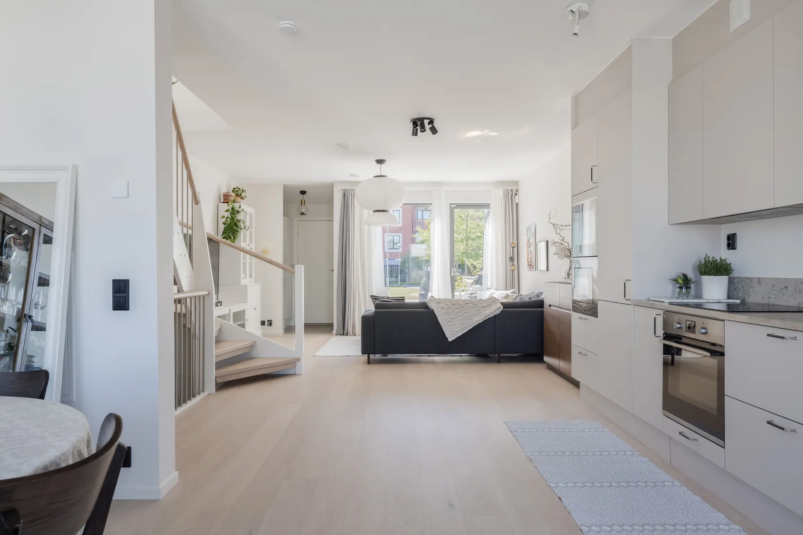 Radhus, Rådanvägen 8, Silverdal, Sollentuna