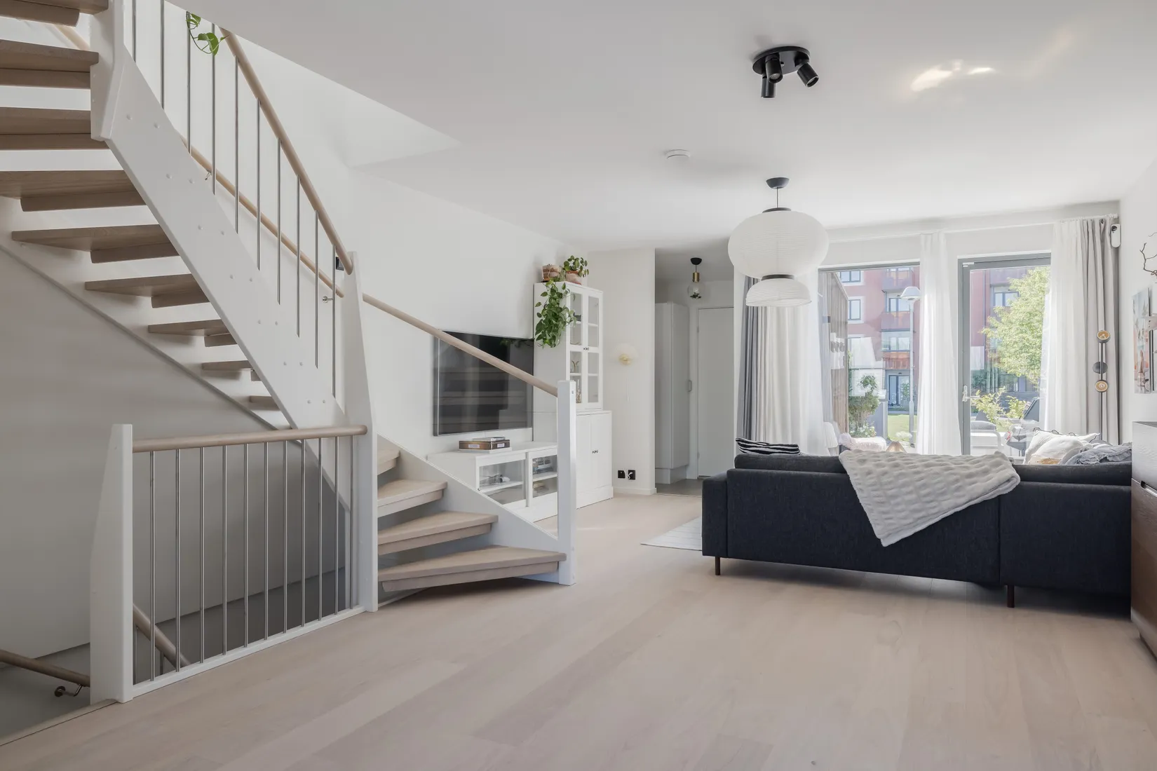 Radhus, Rådanvägen 8, Silverdal, Sollentuna
