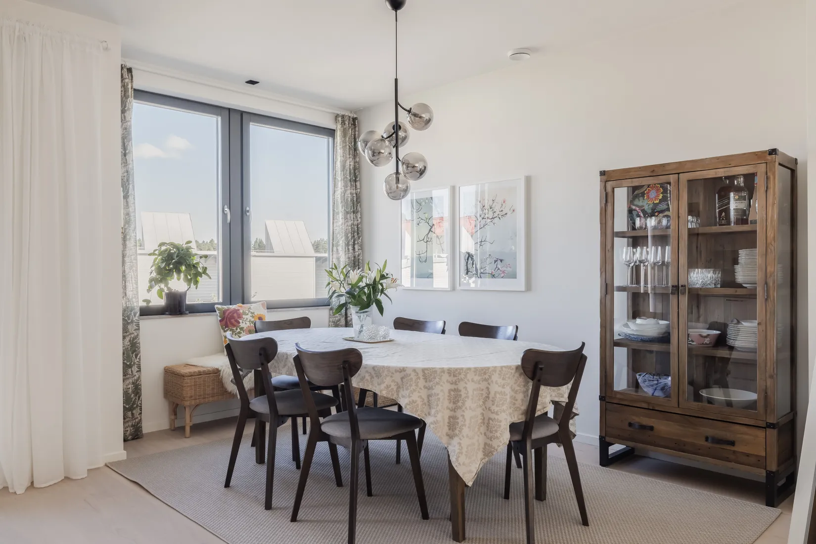 Radhus, Rådanvägen 8, Silverdal, Sollentuna
