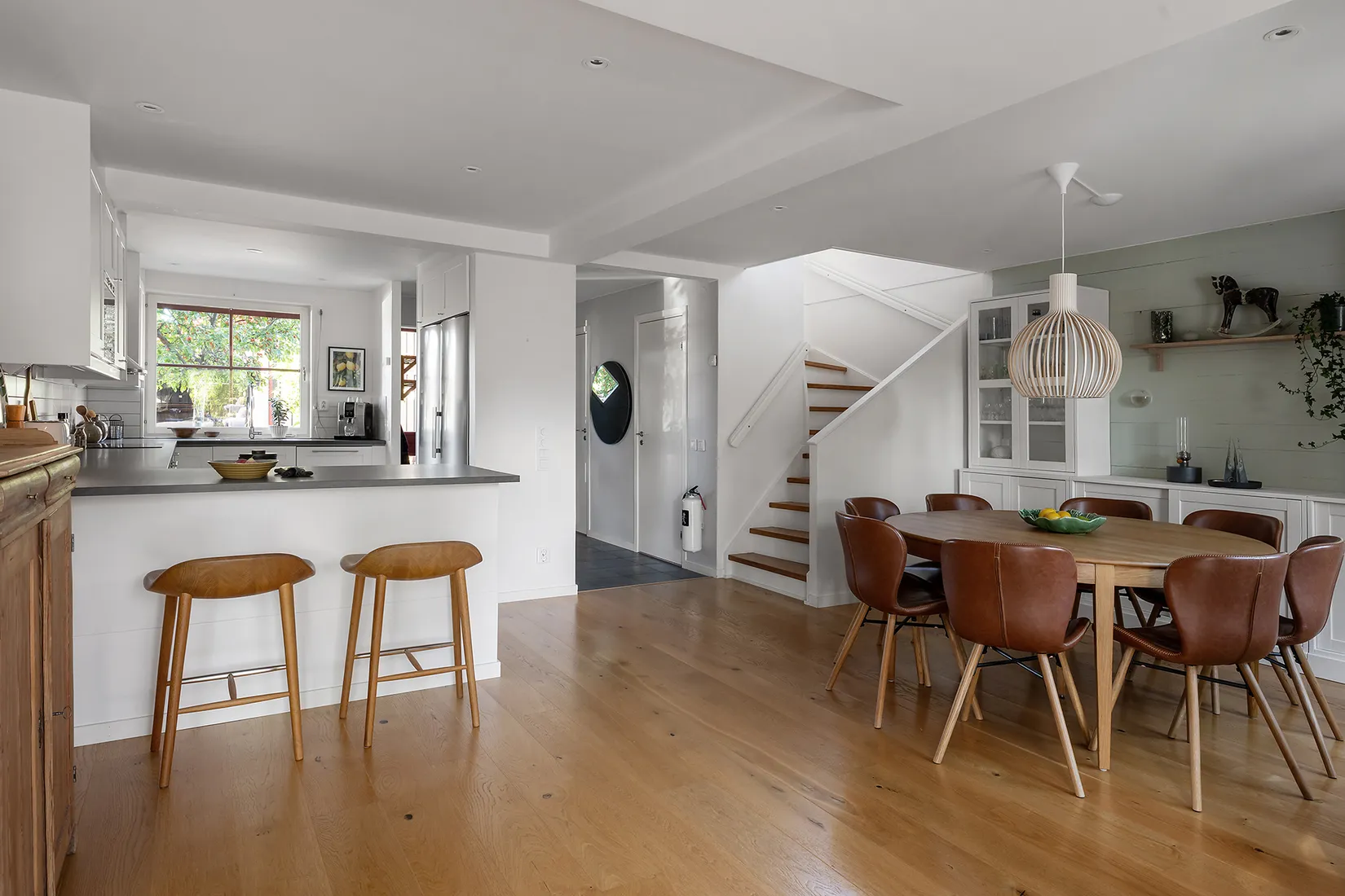 Radhus, Slånbärsvägen 48, Sigtuna
