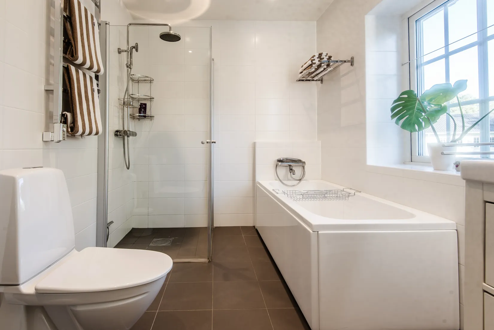 Radhus, Hästängsuddsvägen 8E, Svinninge, Österåker