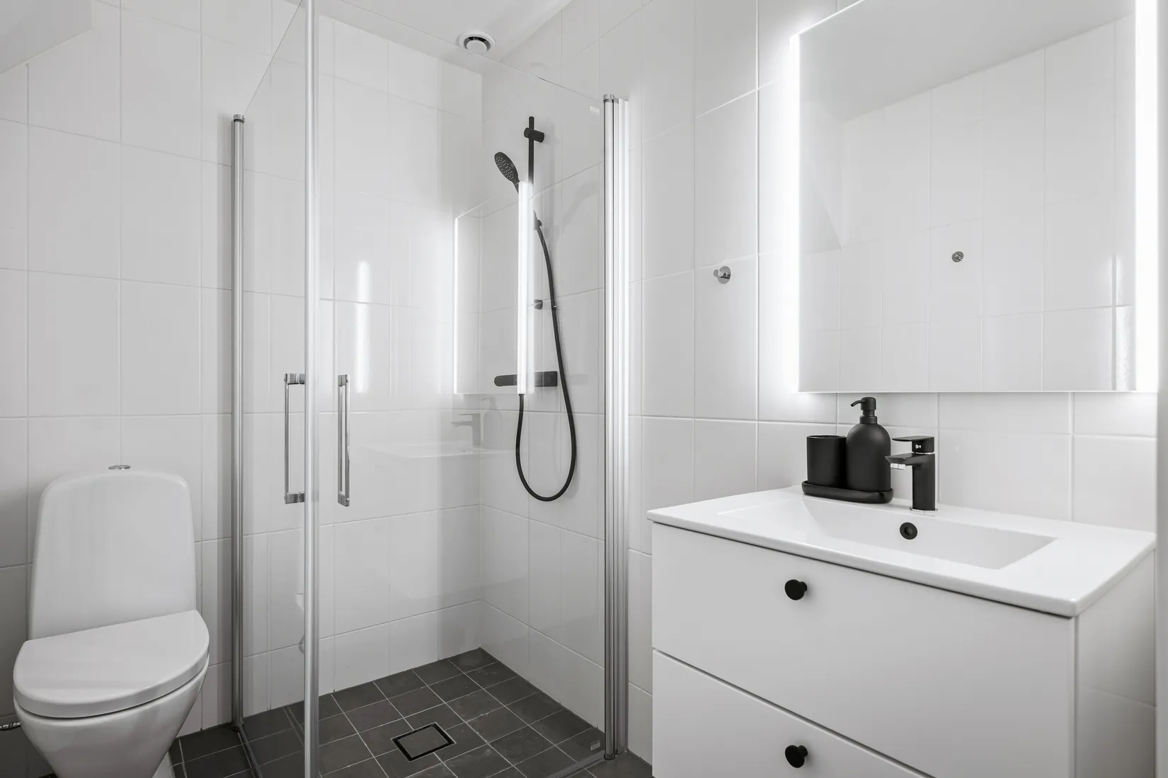 Radhus, Troxhammar byväg 35A, Skå, Ekerö