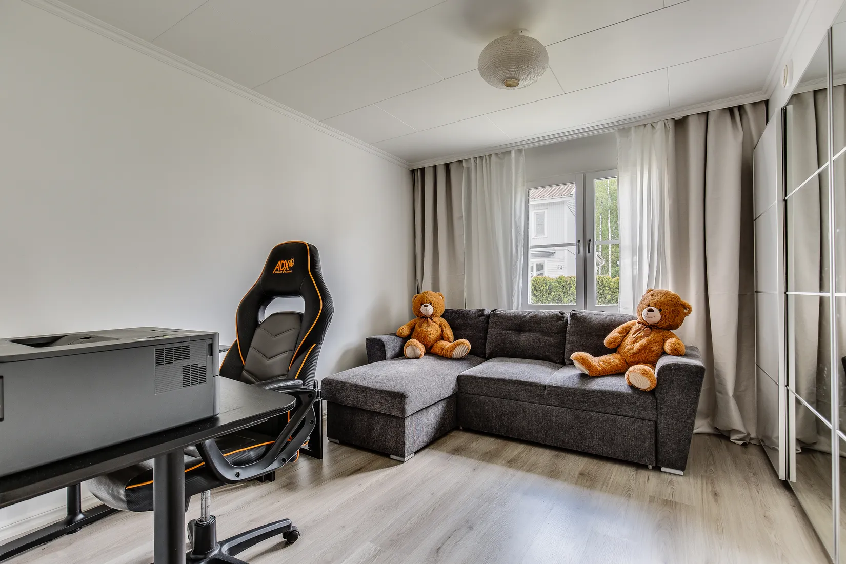 Radhus, Vestagatan 13, Östra Steninge, Sigtuna