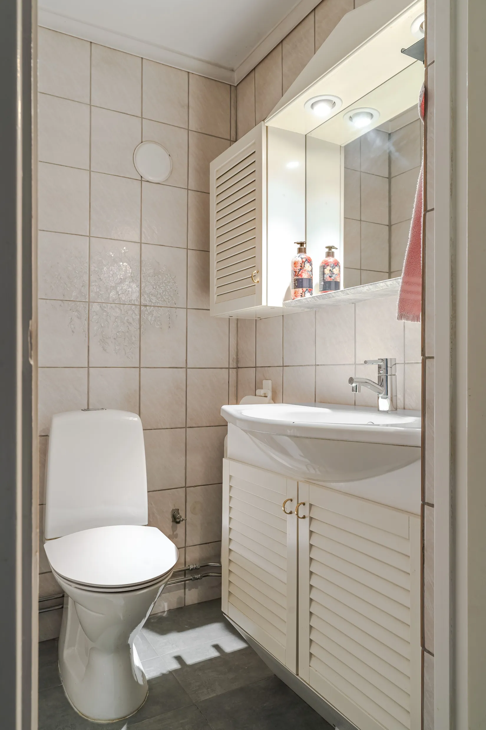 Villa, Kolstuguvägen 15, Katrineholm Nävertorp, Katrineholm