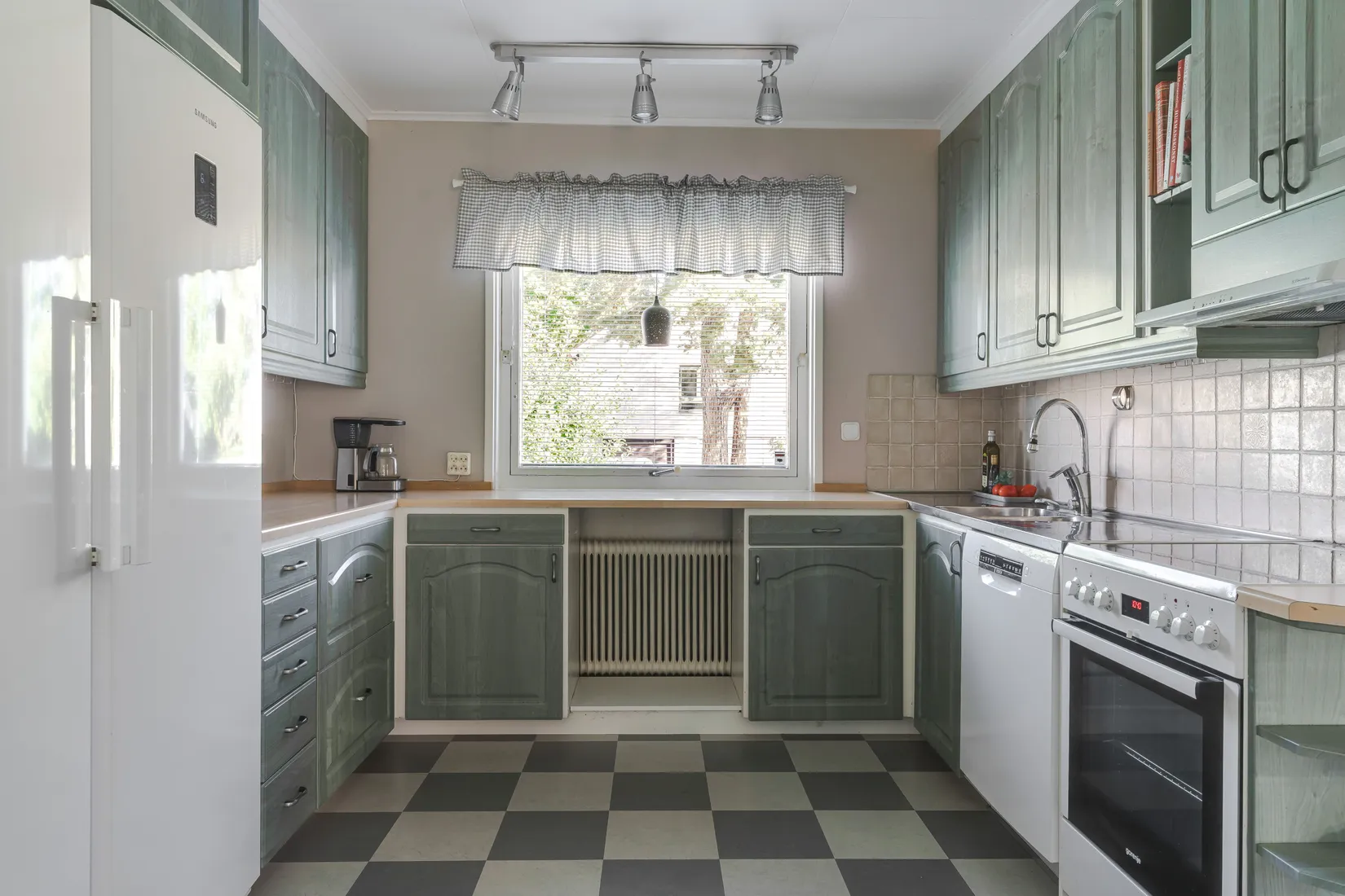 Villa, Kolstuguvägen 15, Katrineholm Nävertorp, Katrineholm