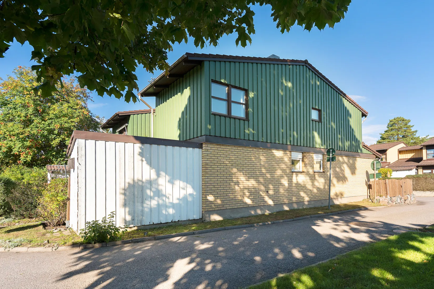Radhus, Kragstalundsvägen 84, Kragstalund, Vallentuna