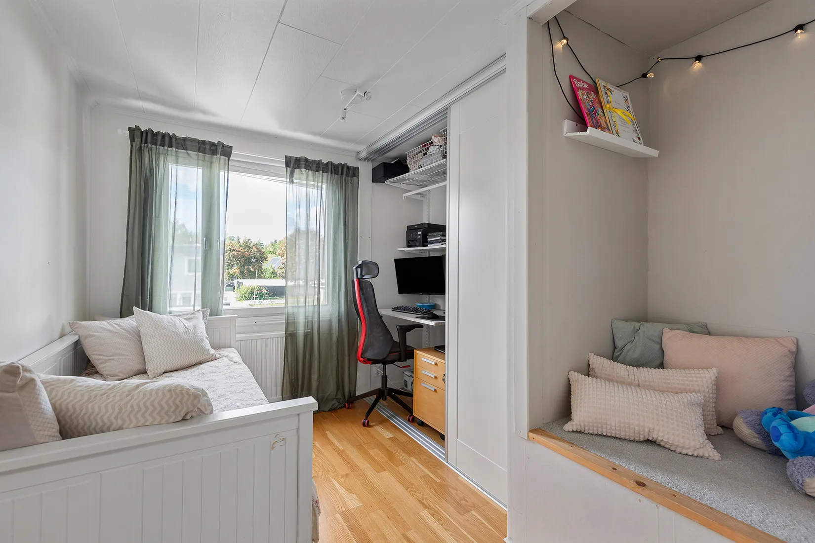 Radhus, Kakelstigen 12, Brunna, Upplands-Bro