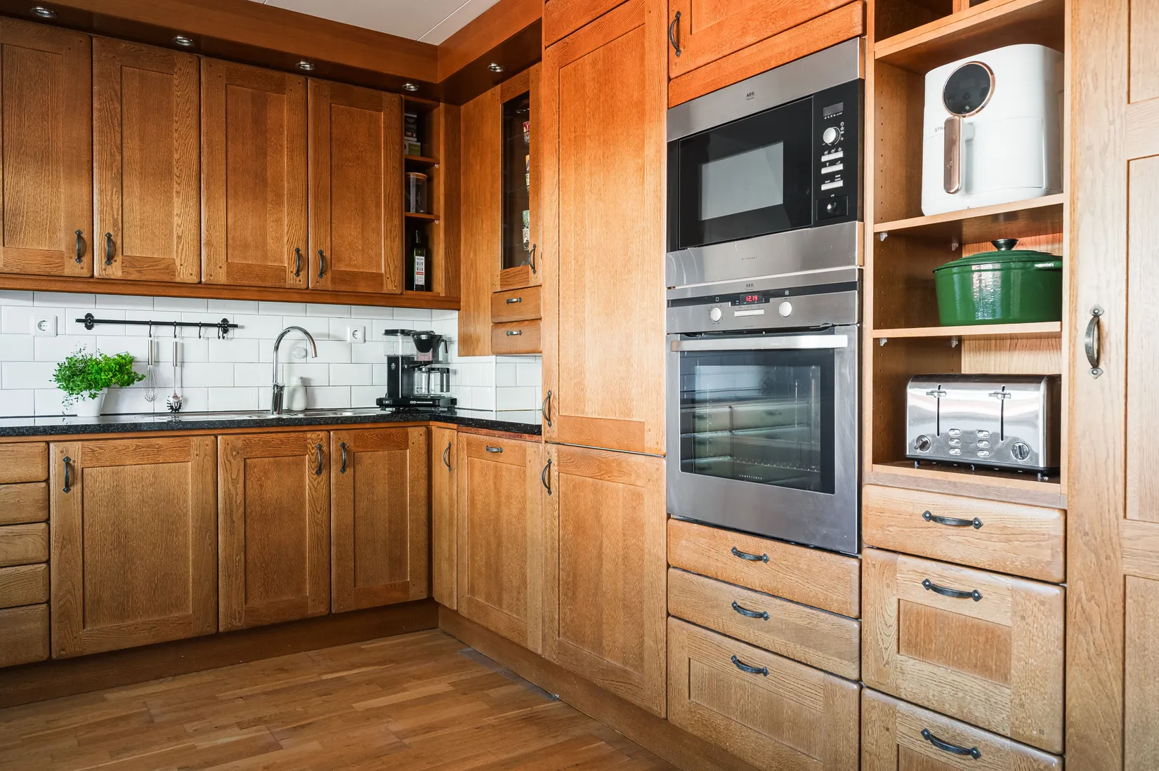 Radhus, Körsbärsgatan 2E, Horndal, Mark