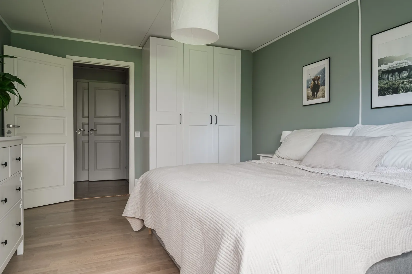Radhus, Körsbärsgatan 2E, Horndal, Mark