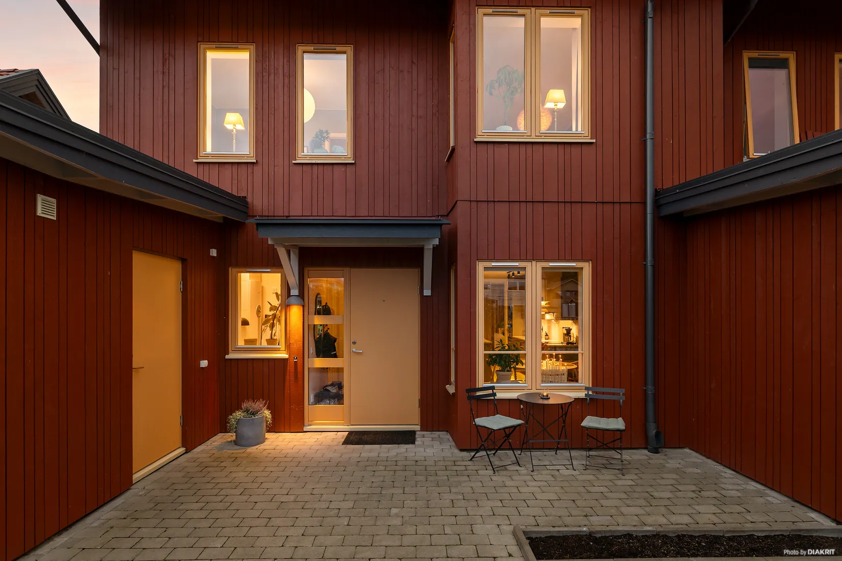 Radhus, Granholmsgatan 11A, Norra Ormesta, Örebro