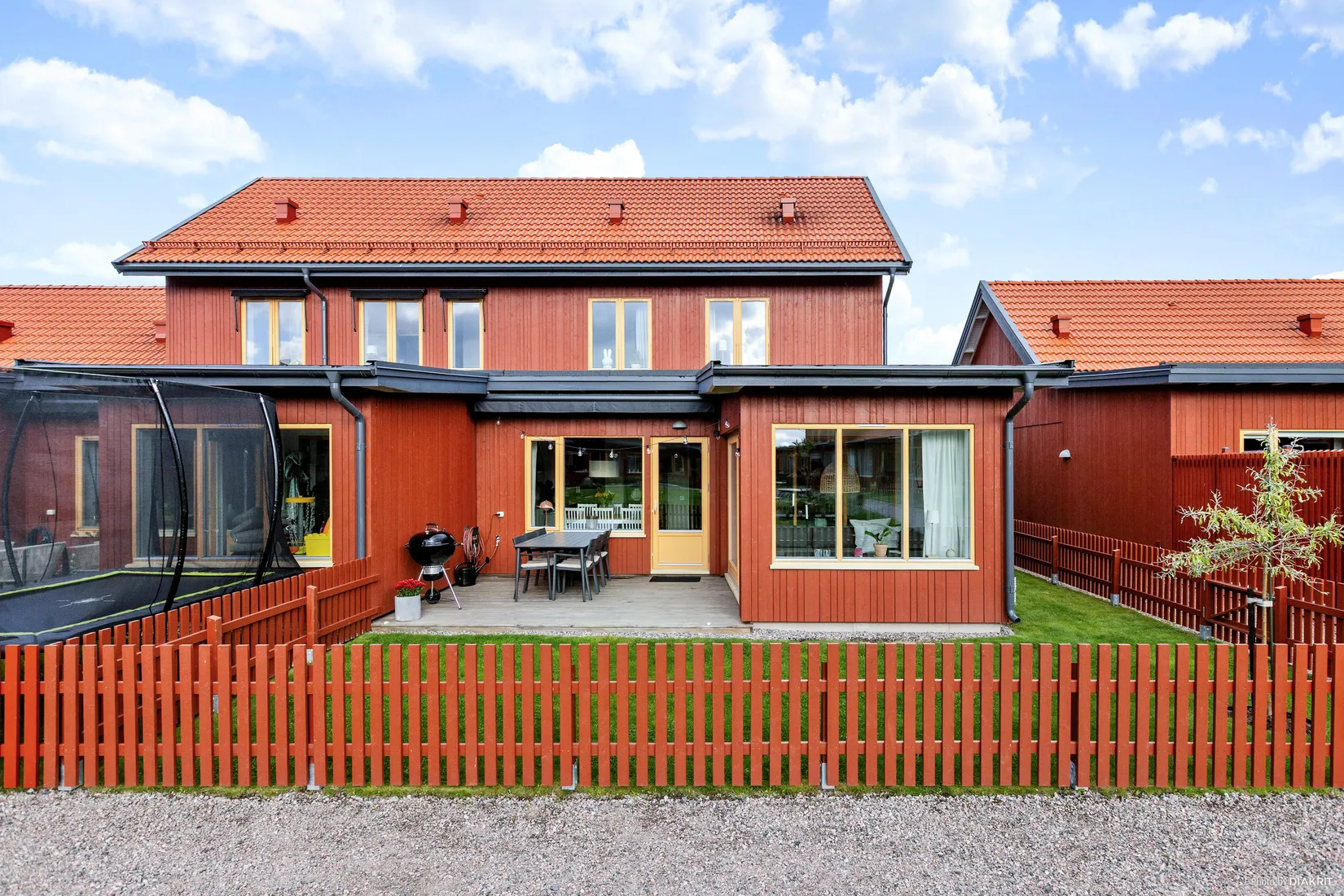 Radhus, Granholmsgatan 11A, Norra Ormesta, Örebro