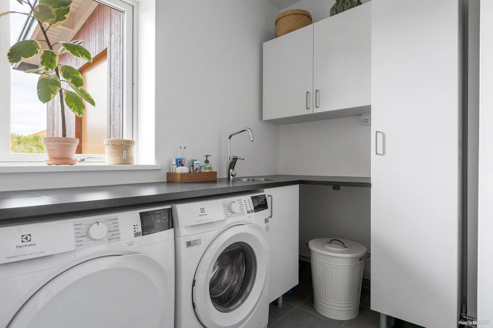 Radhus, Granholmsgatan 11A, Norra Ormesta, Örebro