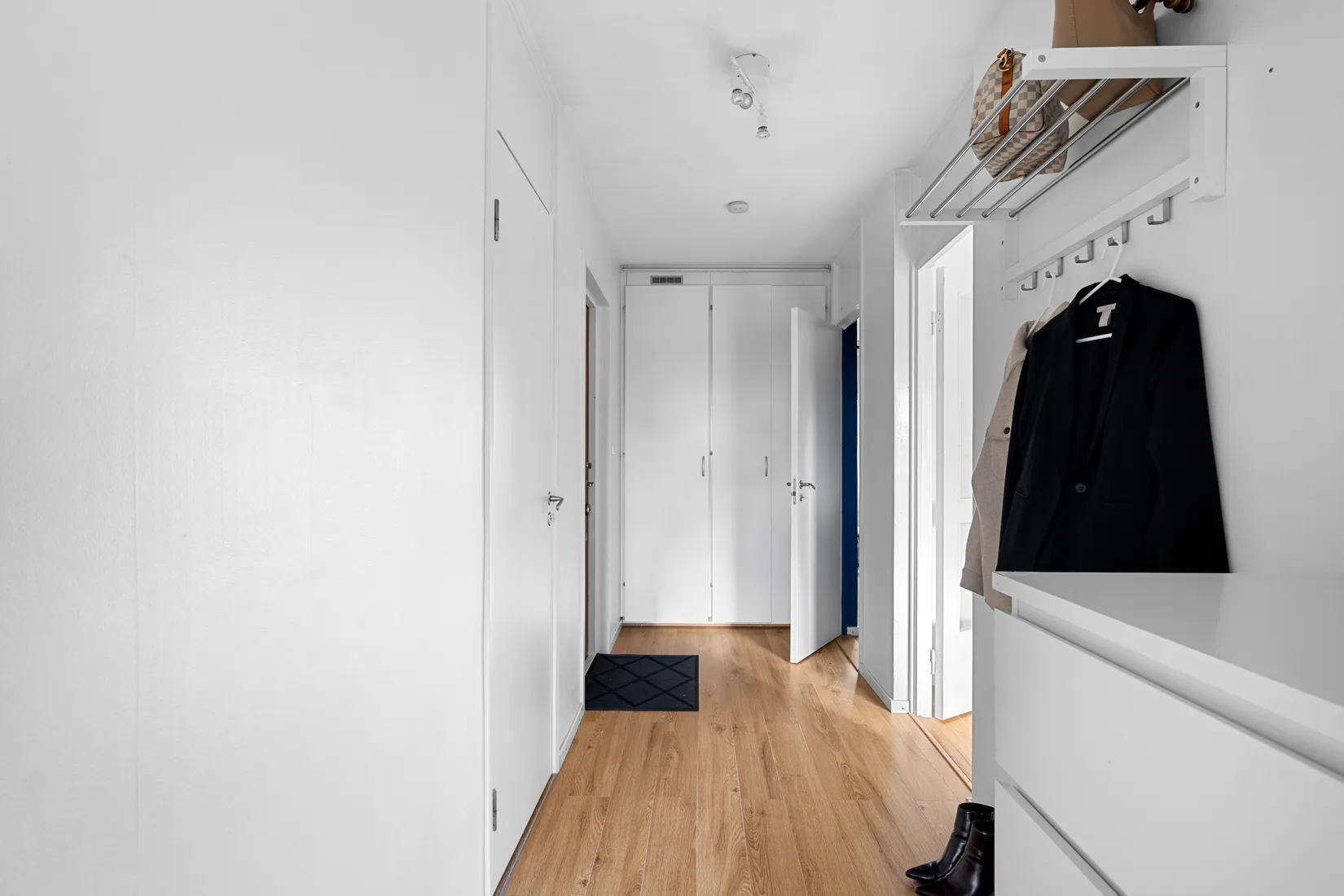 Bostadsrätt, Falkholmsgränd 37, Skärholmen, Stockholm