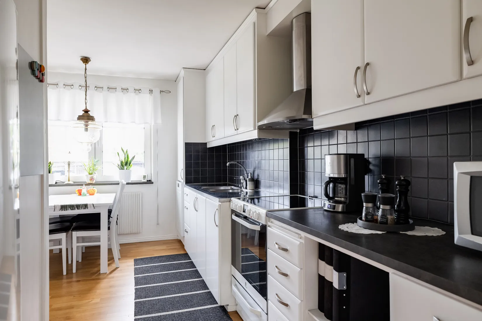 Radhus, Utgårdsvägen 18, Centralt Norr, Örebro