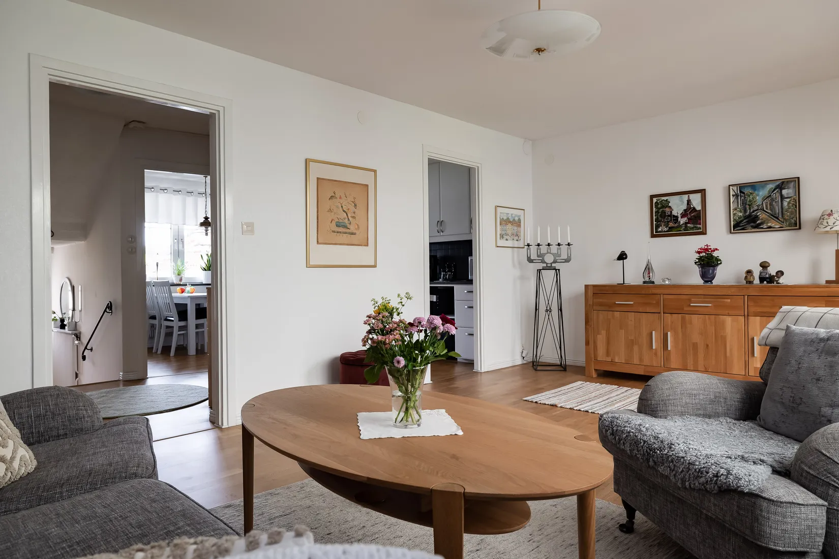 Radhus, Utgårdsvägen 18, Centralt Norr, Örebro