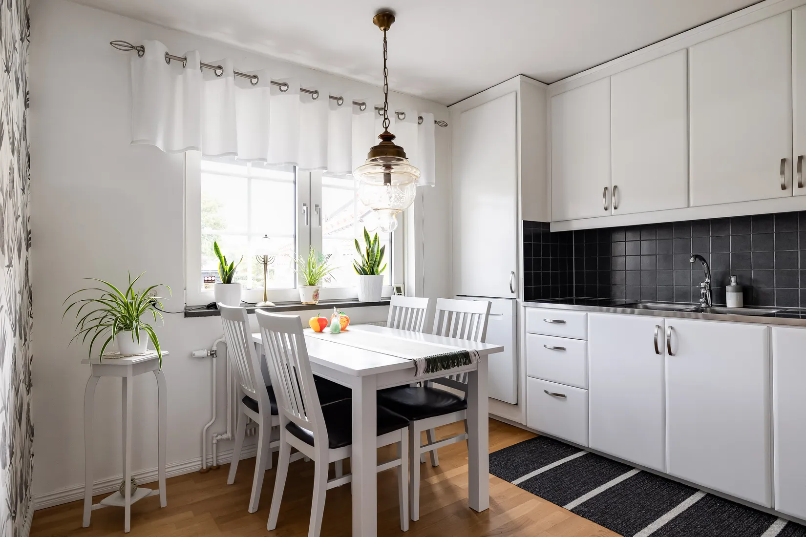 Radhus, Utgårdsvägen 18, Centralt Norr, Örebro