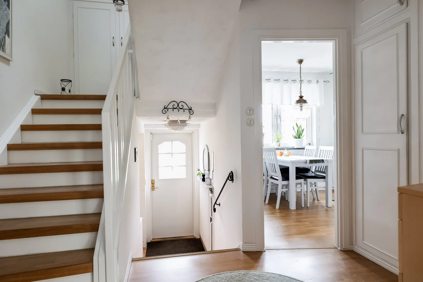 Radhus, Utgårdsvägen 18, Centralt Norr, Örebro