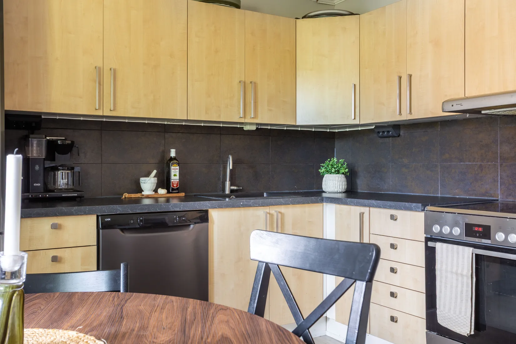 Radhus, Lavavägen 30, Östra Stenåsen, Kil