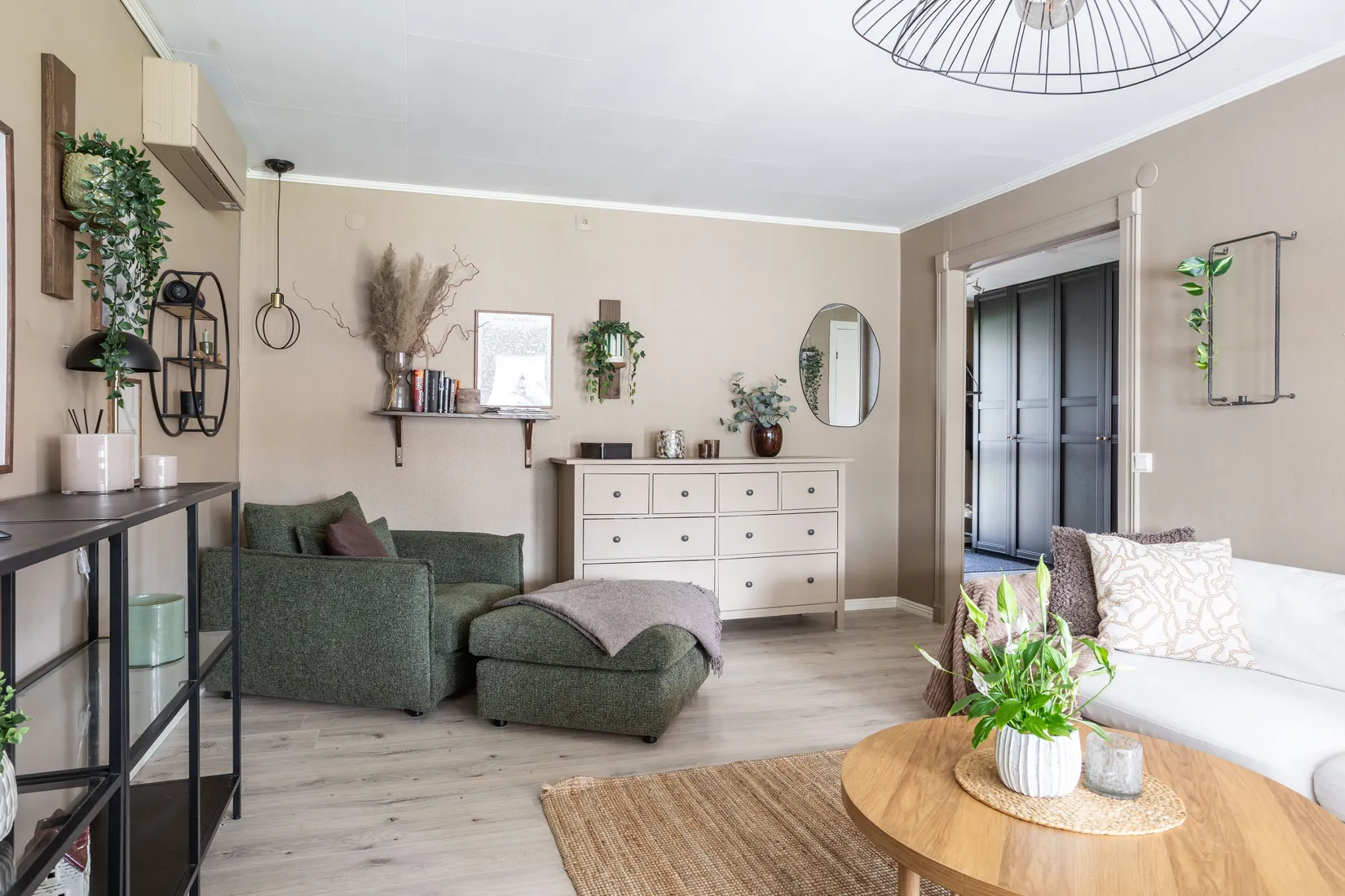 Radhus, Lavavägen 30, Östra Stenåsen, Kil
