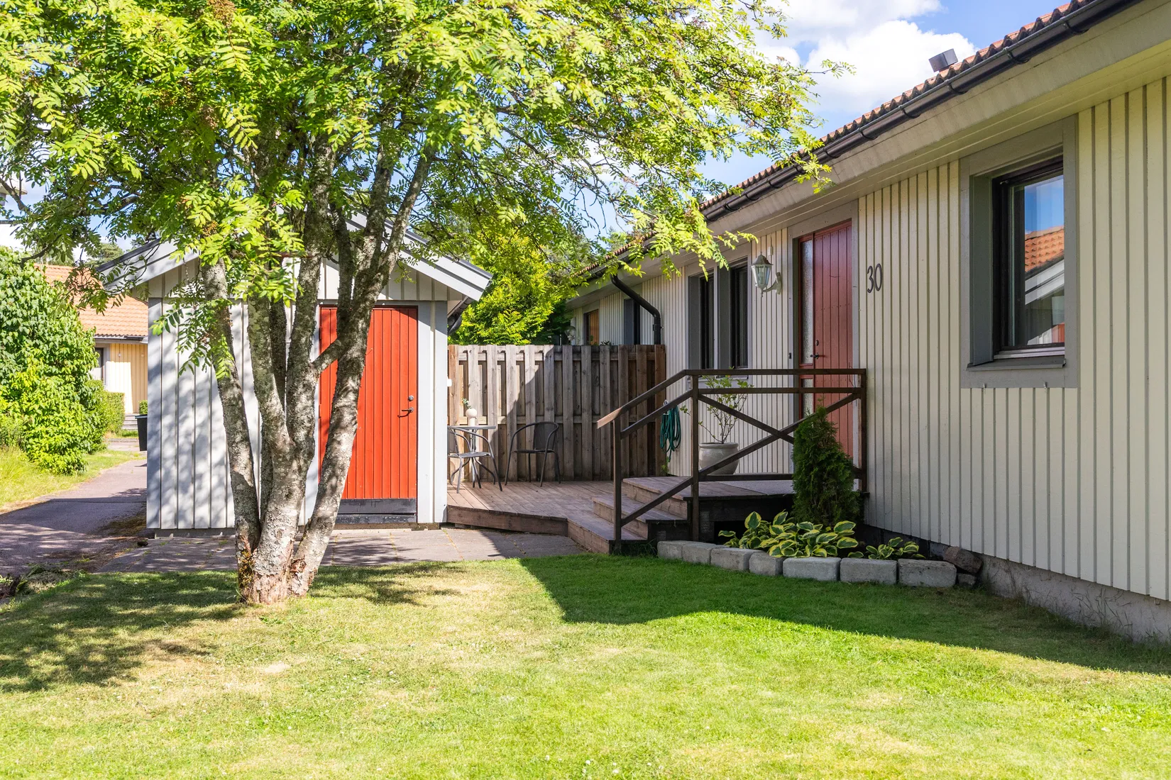 Radhus, Lavavägen 30, Östra Stenåsen, Kil