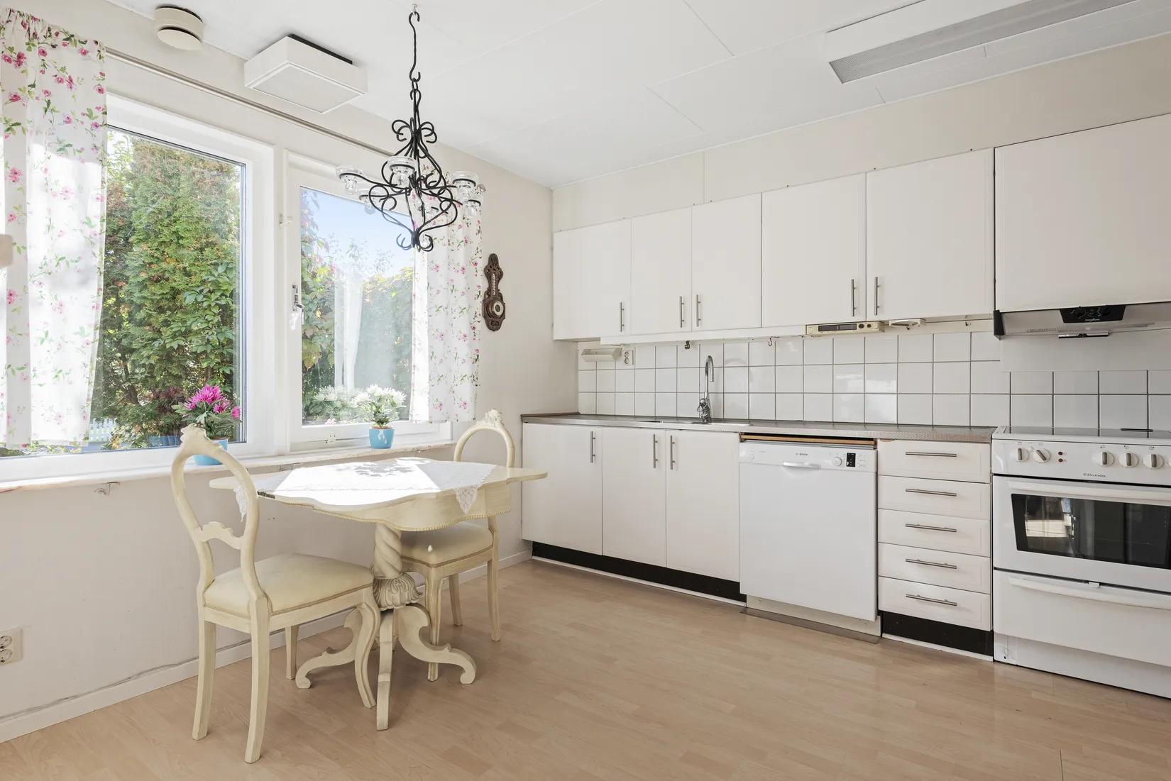 Radhus, Alliansvägen 12, Gribbylund, Täby