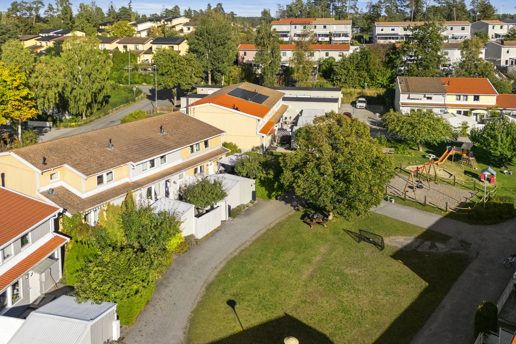 Radhus, Alliansvägen 12, Gribbylund, Täby