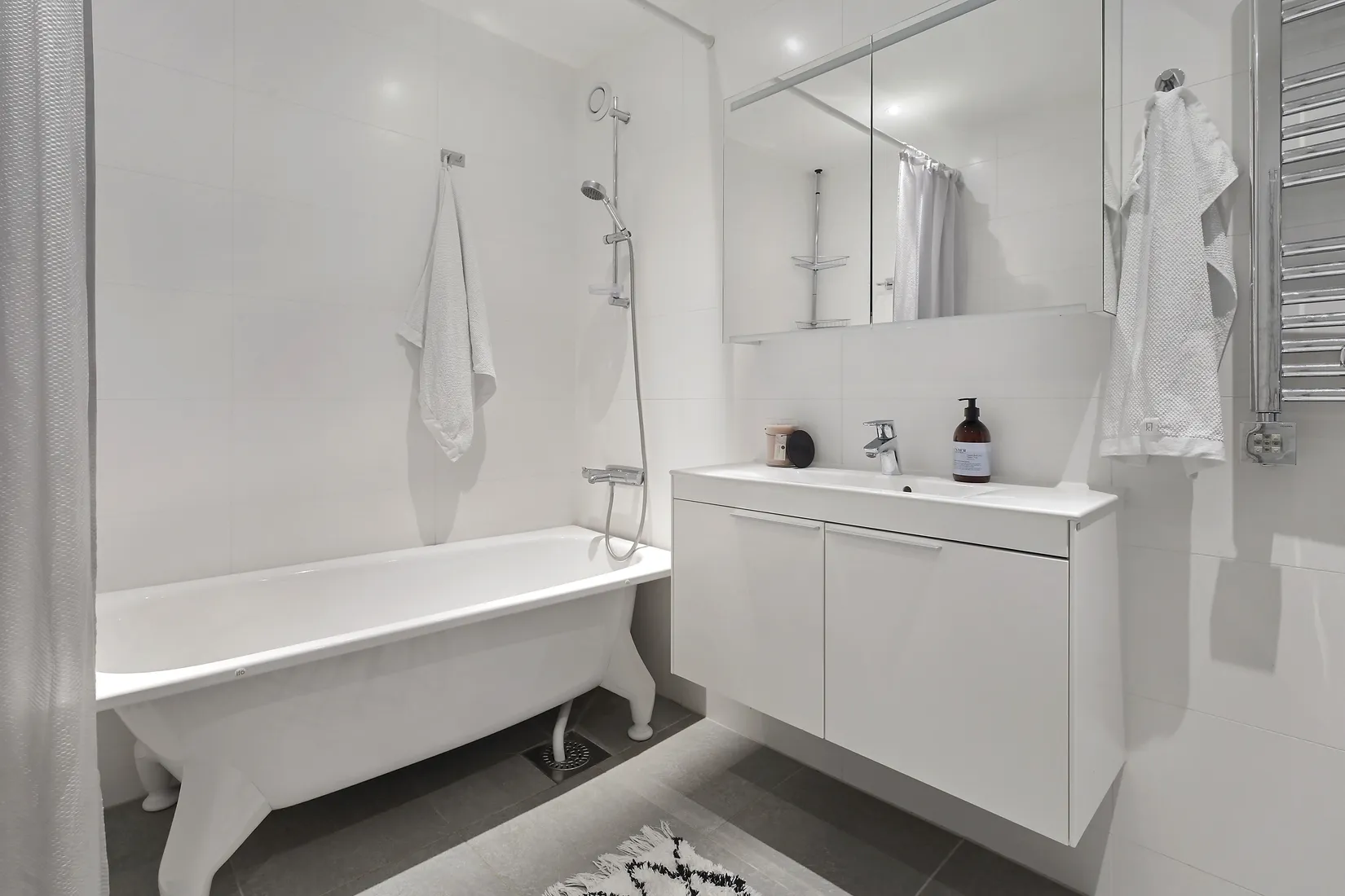 Radhus, Runvägen 21, Åkersberga Centralt, Österåker
