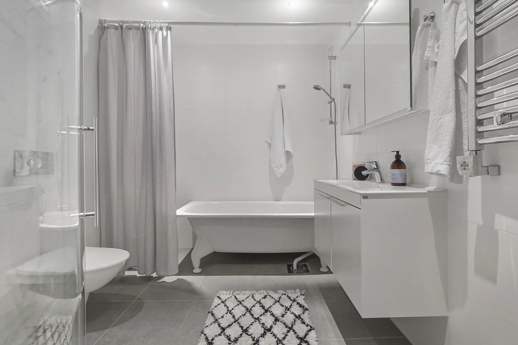 Radhus, Runvägen 21, Åkersberga Centralt, Österåker