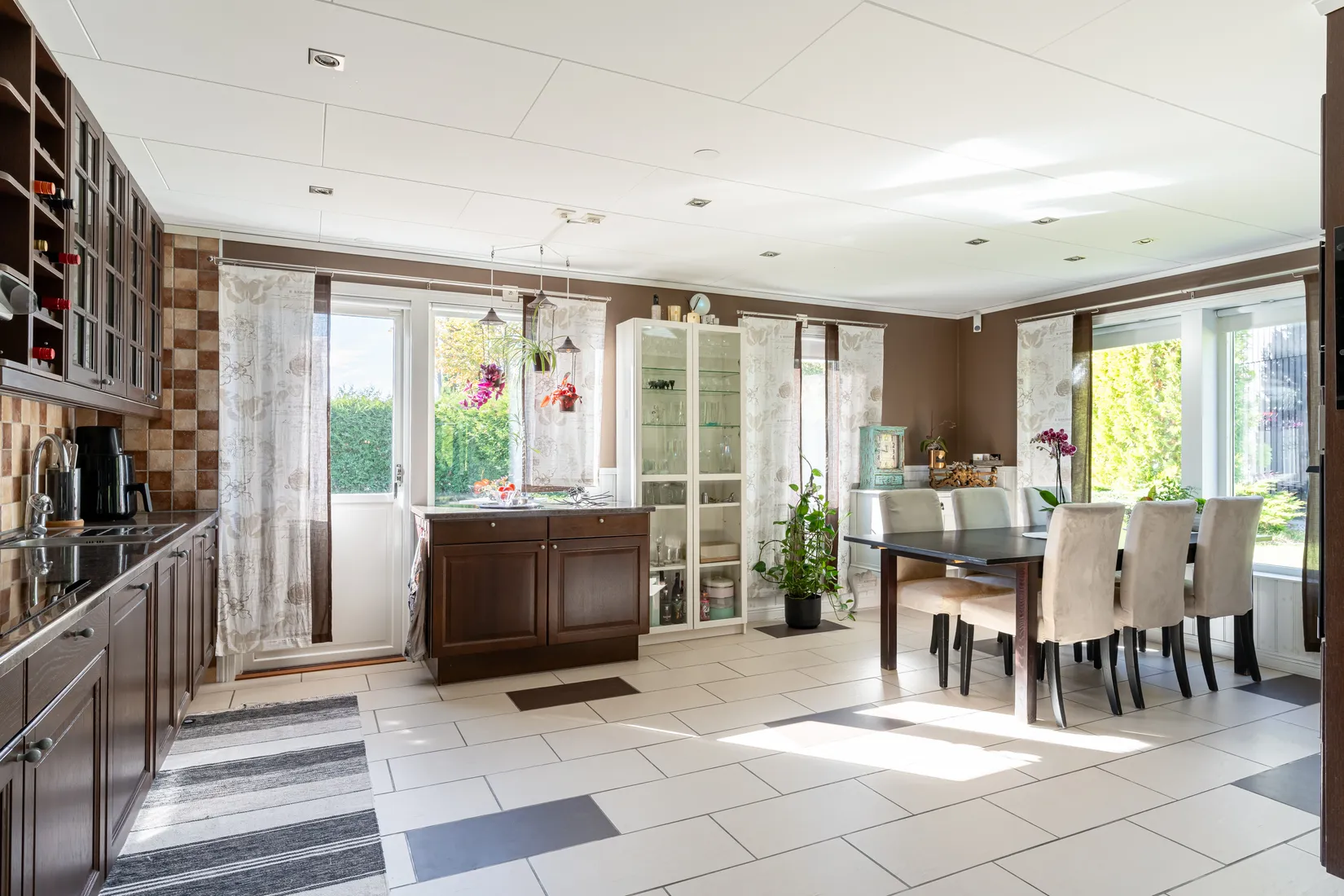 Villa, Västra vägen 12, Ärla, Eskilstuna