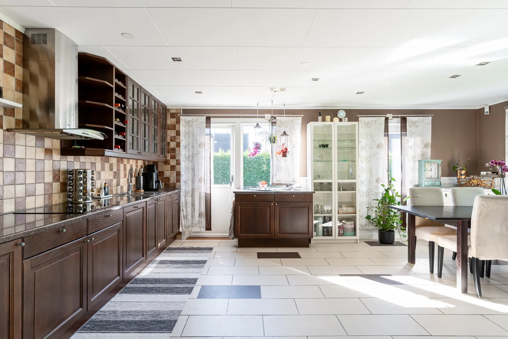 Villa, Västra vägen 12, Ärla, Eskilstuna