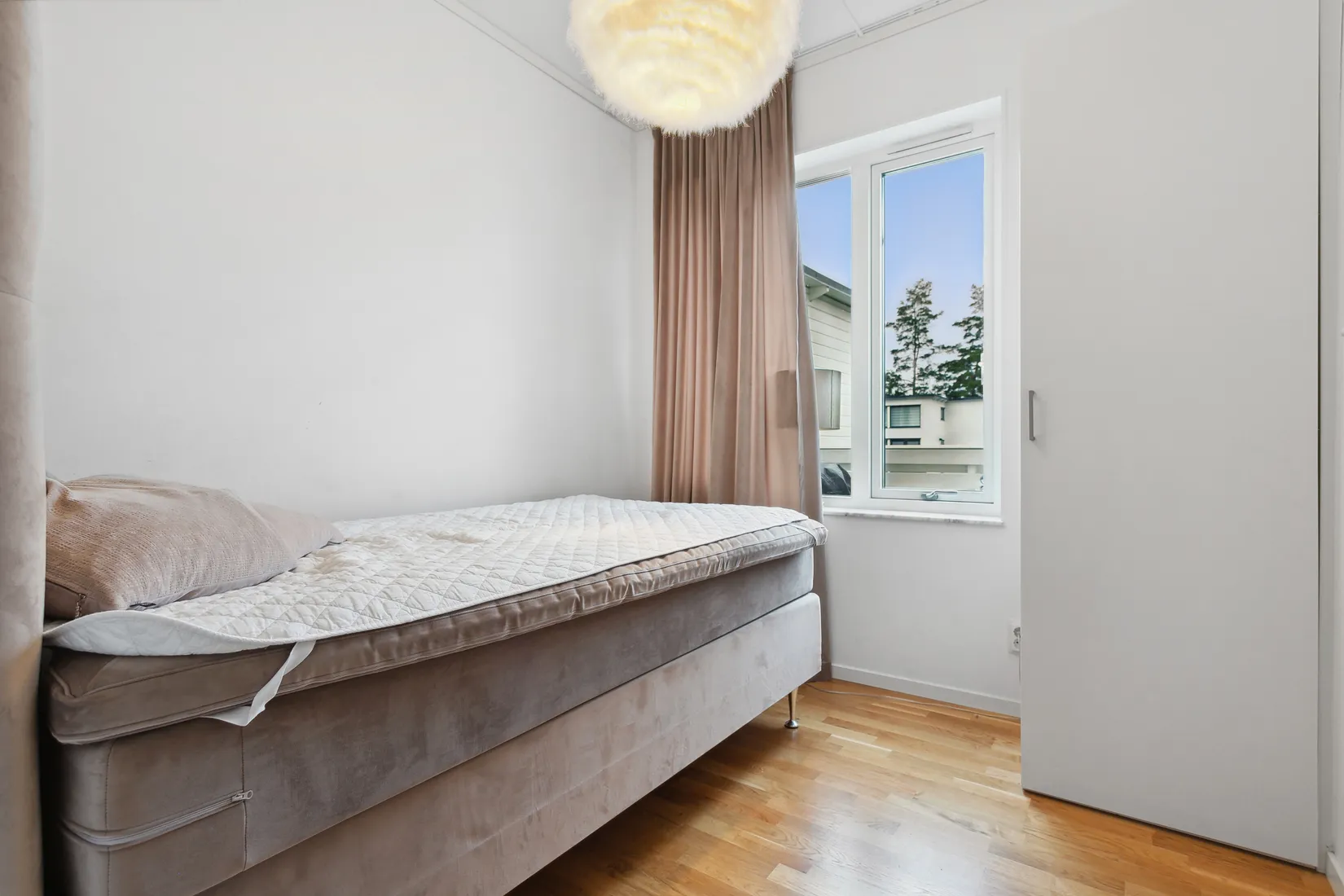 Radhus, Tant Gredelins väg 41A, Kvarnsjön / Sandstugan, Botkyrka